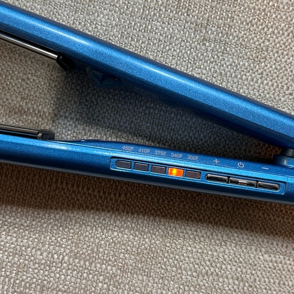 Nano Titanium Vented Straightening Iron - Picture 7 of 13